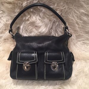 Classically Cool! Marc Jacobs "Blake" in Black.