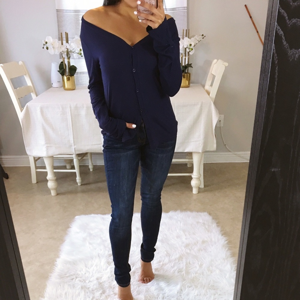 OUT OF STOCK || 'Buttons up' Navy button top - Picture 2 of 6