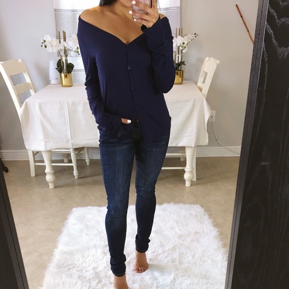 OUT OF STOCK || 'Buttons up' Navy button top - Picture 2 of 6