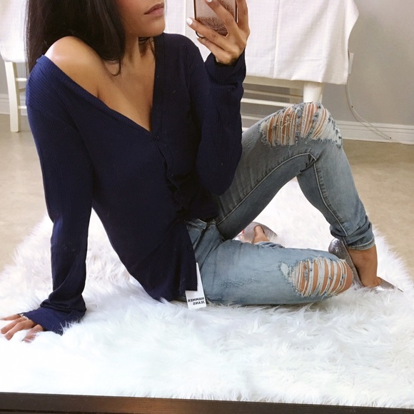 OUT OF STOCK || 'Buttons up' Navy button top - Picture 3 of 6