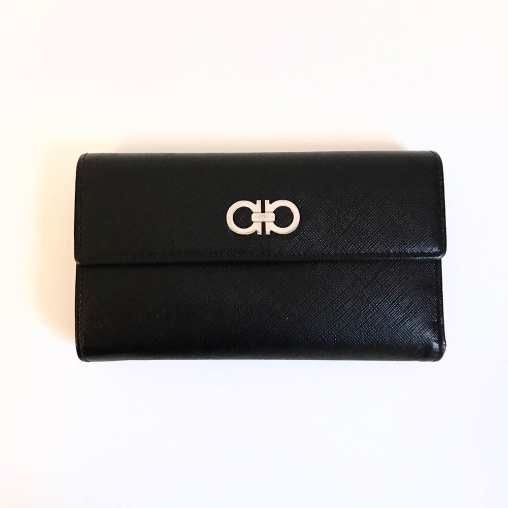 🆕✨Authentic Salvatore Ferragamo Wallet✨