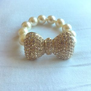 Bow bracelet|| Price is negotiable✨