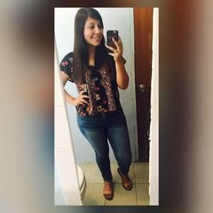 Meet your Posher, Carolina