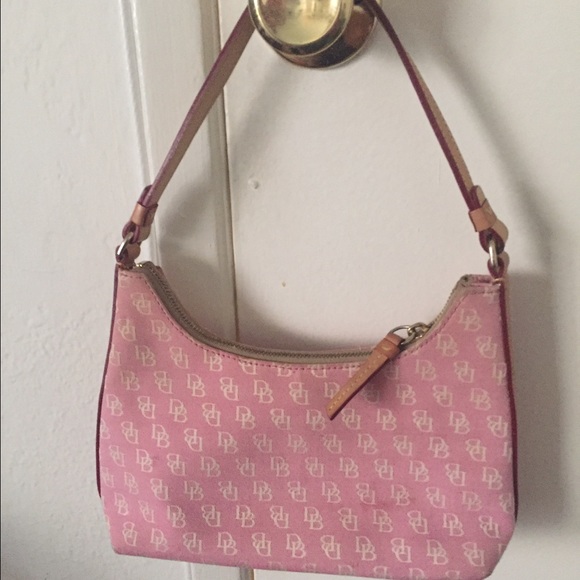 Dooney & Bourke Handbags - Dooney & Bourke purse