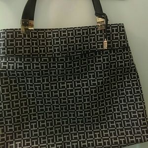 Medium Tommy Hilfiger purse