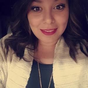 Meet your Posher, Yesenia