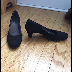 WORN ONCE low heels