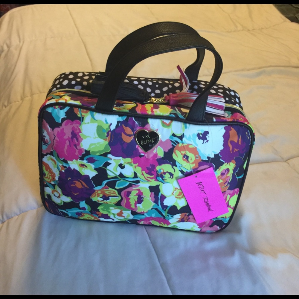 Betsey Johnson Cosmo Bag