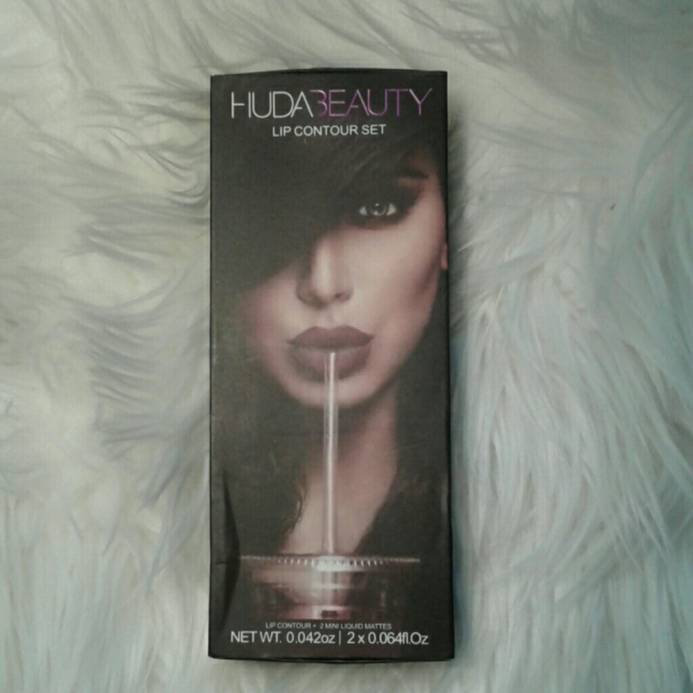 Huda Lip Contour set