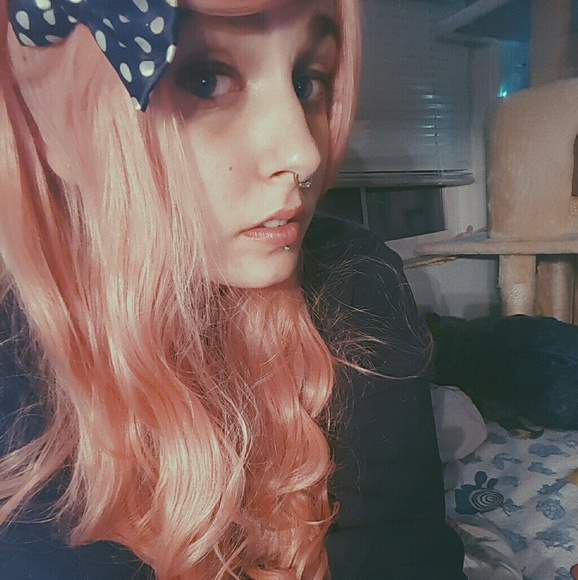 Meet your Posher, Bell - Picture 2 of 4