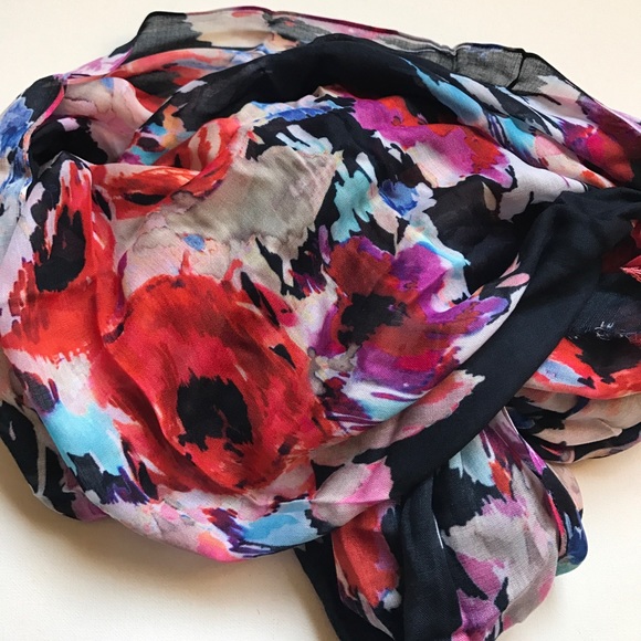💖SOLD💖🎉HP 🎉KS floral oblong scarf - Picture 6 of 7