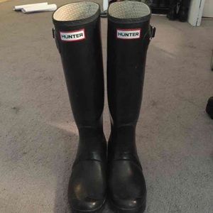 Black hunter rain boots! Moving sale!