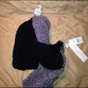 grey and black Nine West scarf