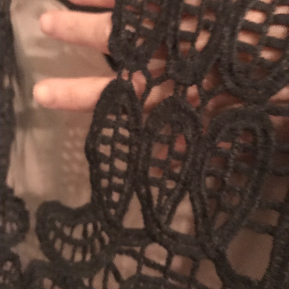 Embroidery detail dress - Picture 4 of 4