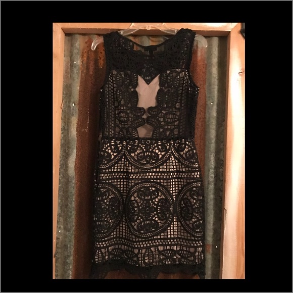 Embroidery detail dress - Picture 3 of 4