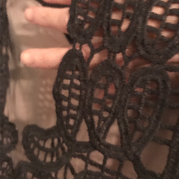 Embroidery detail dress - Picture 4 of 4