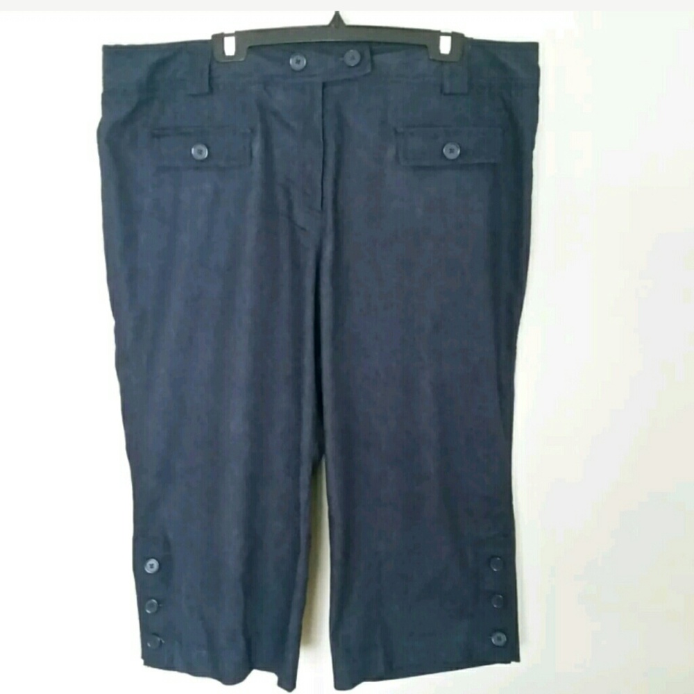 Larry Levine Stretch Capri Pants