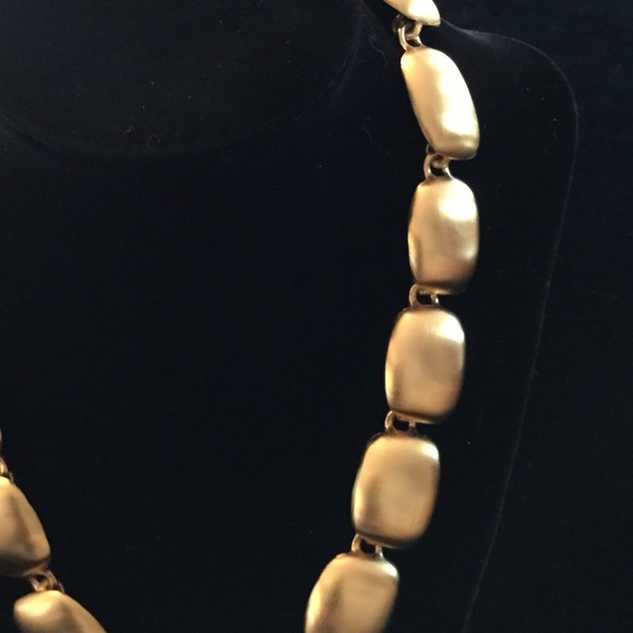 STUNNING '70s VINTAGE ANNE KLEIN GOLDTONE NECKLACE - Picture 2 of 3