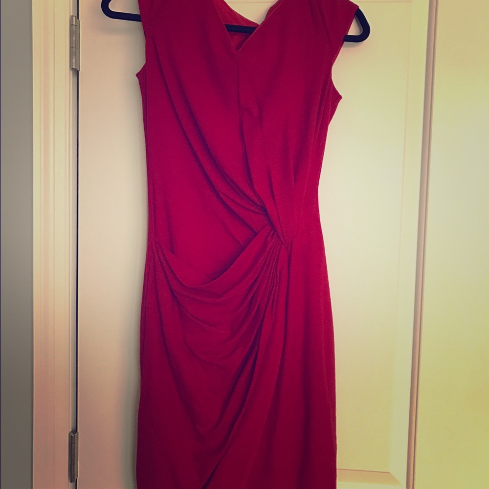 Strenesse red sleeveless dress