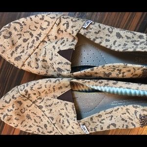 Leopard Print TOMS