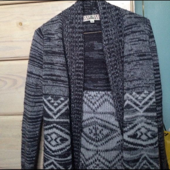 Gray sweater - Picture 1 of 4