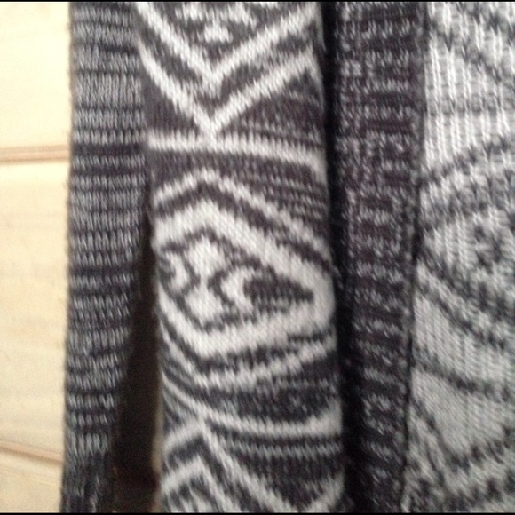 Gray sweater - Picture 2 of 4