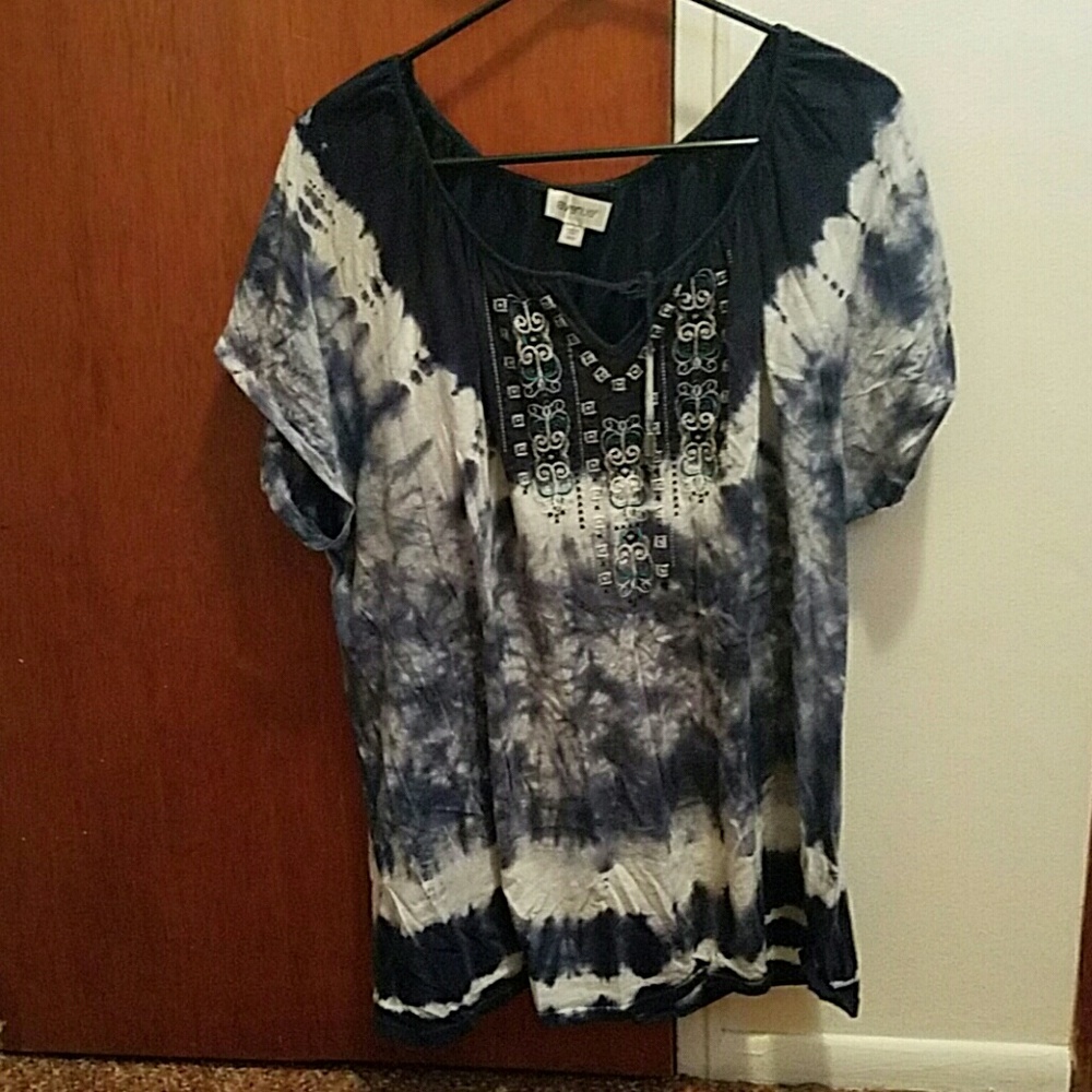 Dark blue and white short sleeve tie dye shirt