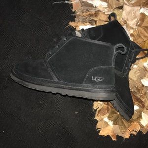 Men's ugg shoes sz8