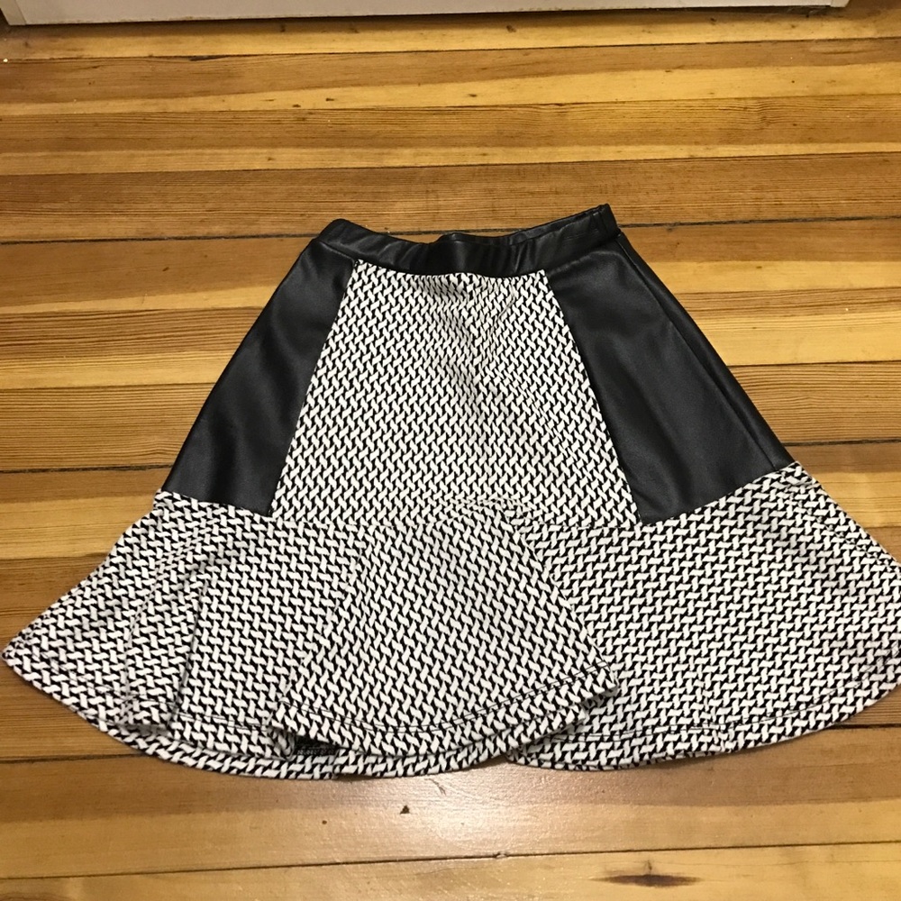 Black and White Patterned Frill Skirt