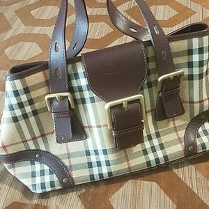 Burberry purse