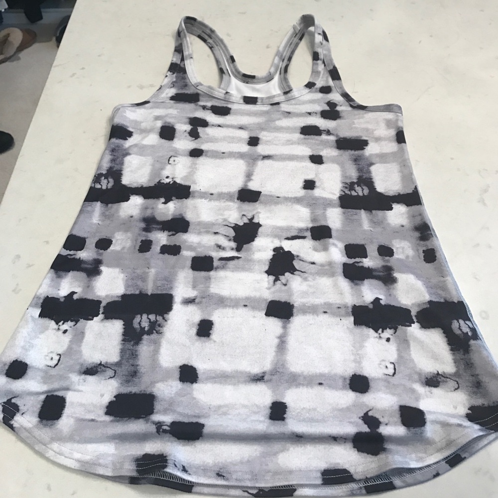 Lululemon black and white print tank