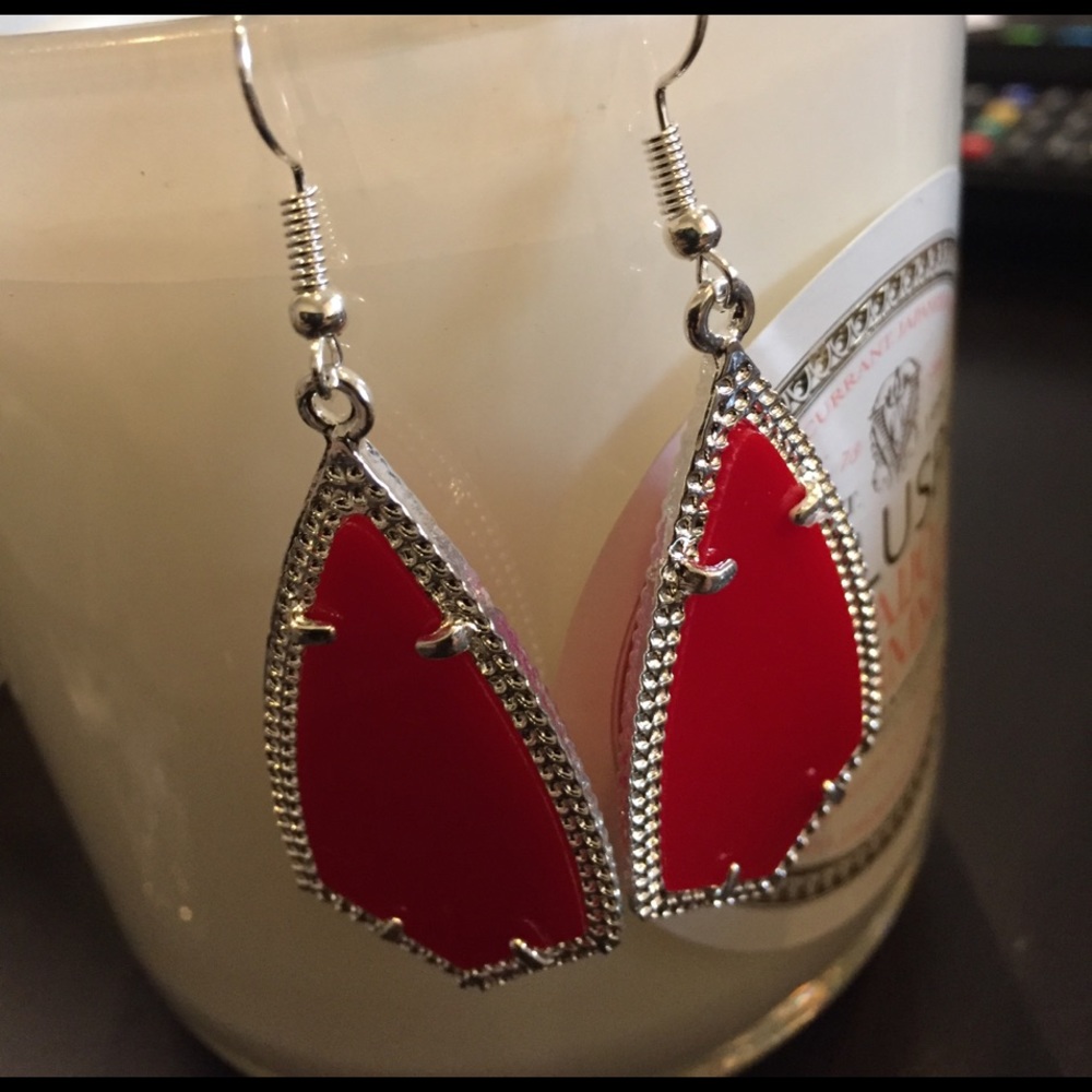 🌹Red and silver earrings🌹