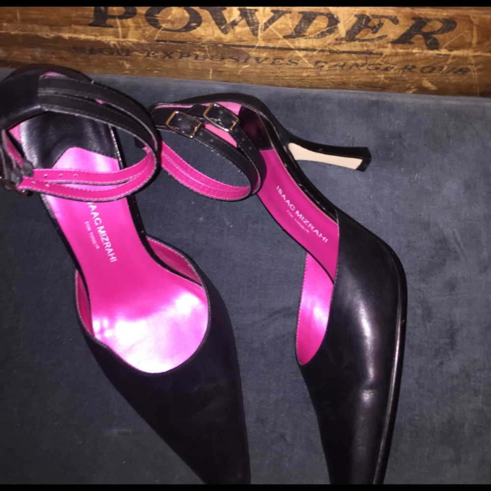 👠 Gently used black heels  👠