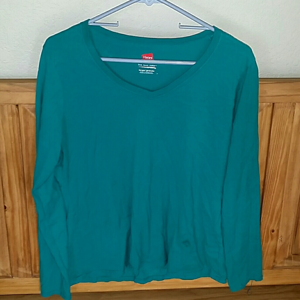 Basic v neck long sleeve tee