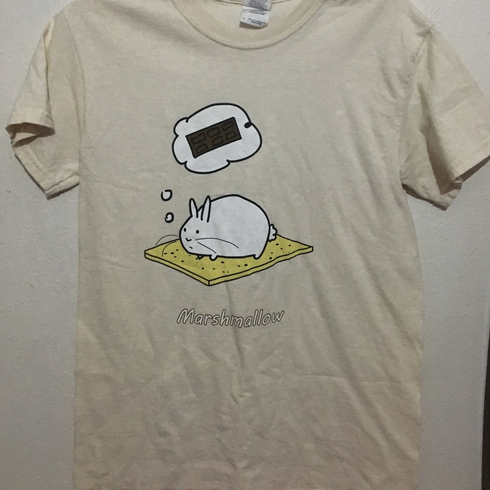 Cute cream colored tee