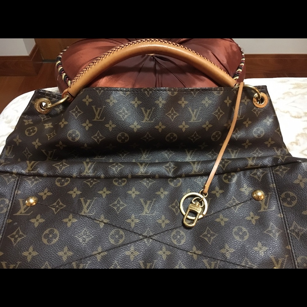 Louis Vuitton Artsy GM