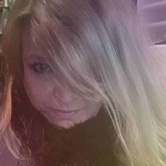 Meet your Posher, Shelly - Picture 1 of 1