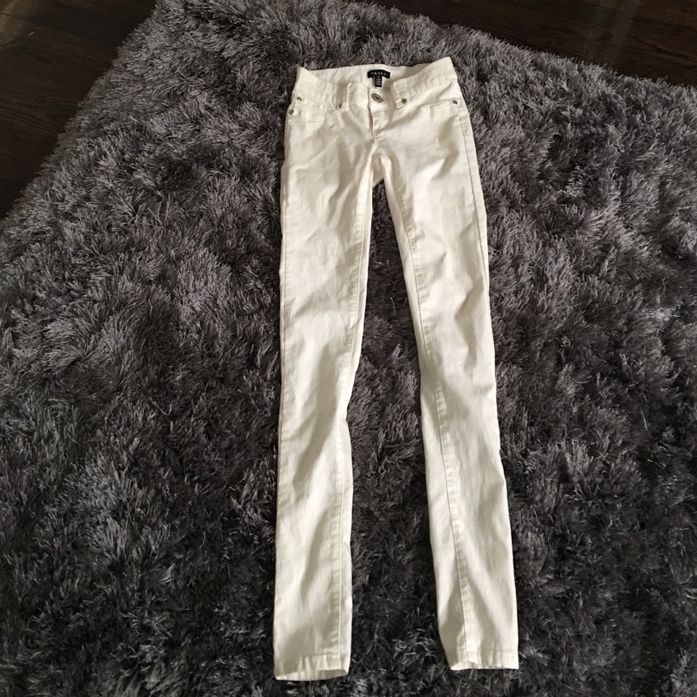 White Stretchy Jeans