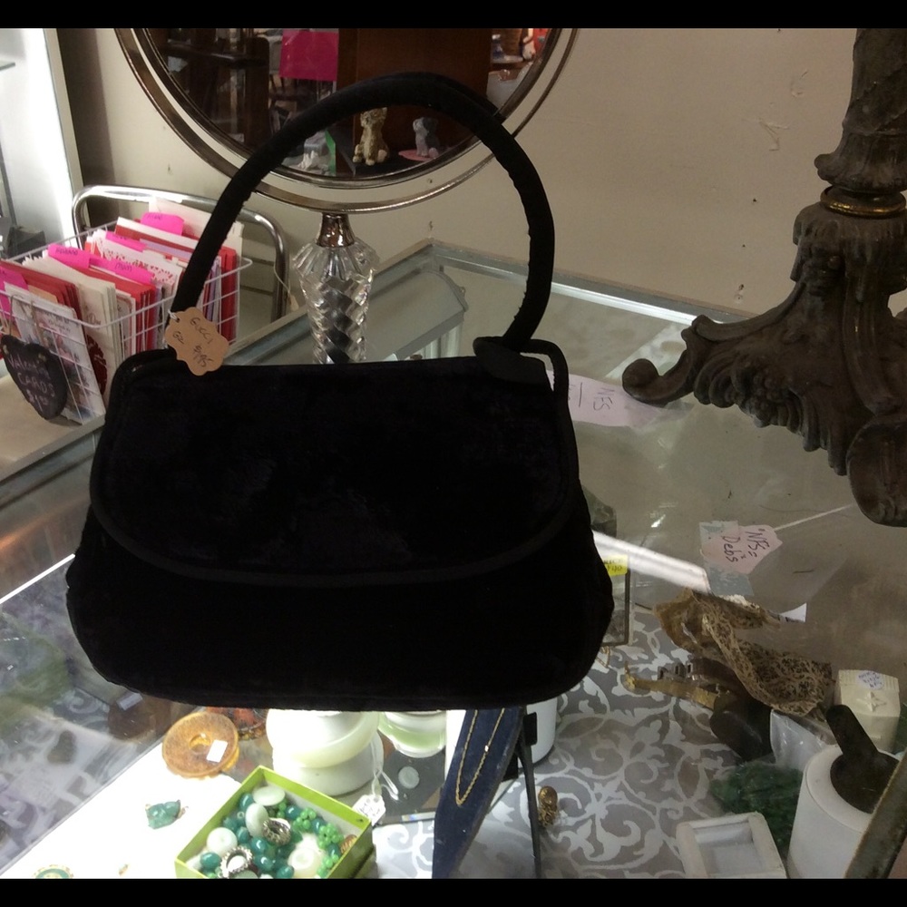 Vintage Gucci Velvet Clutch with Handle