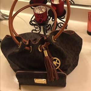 Mk shoulder bag with matching wallet