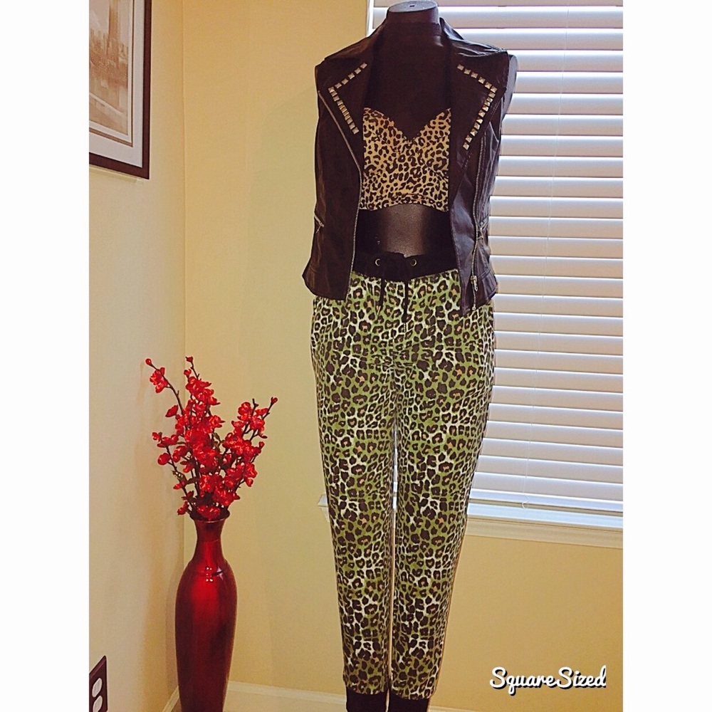 Walk on the wild side draw string  joggers!✨