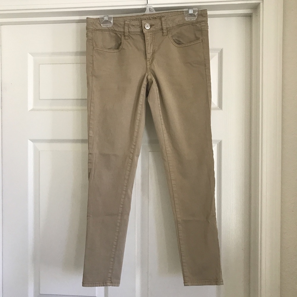 AEO tan Skinny jeggings size 6 short