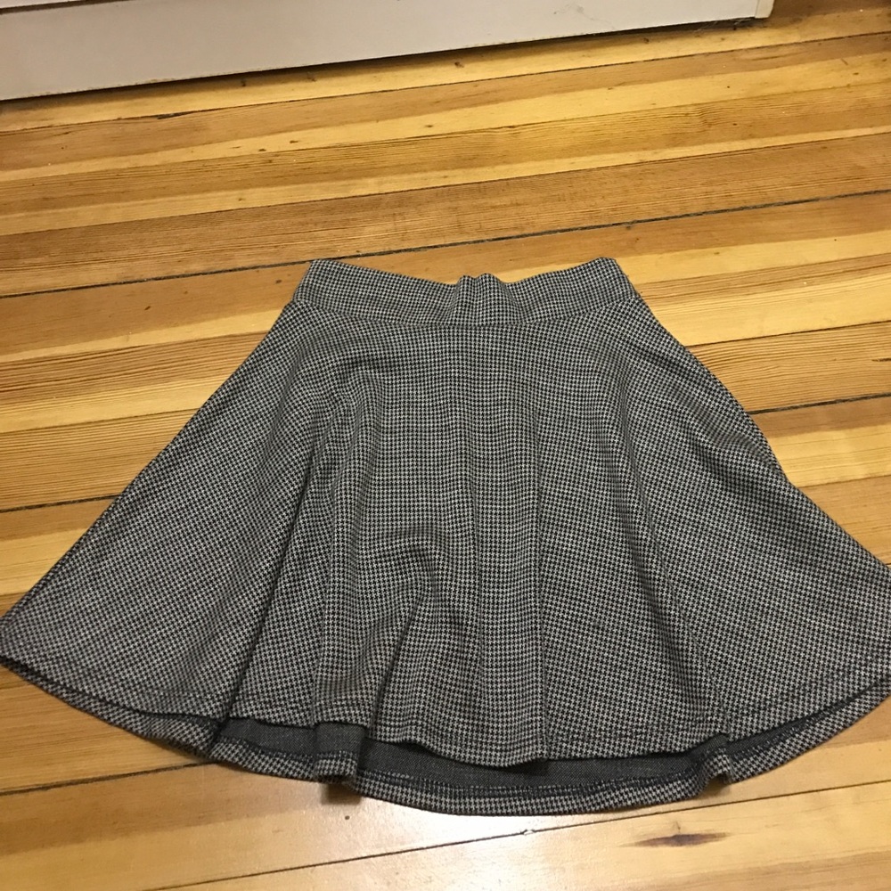 Black and Gray Houndstooth Skirt
