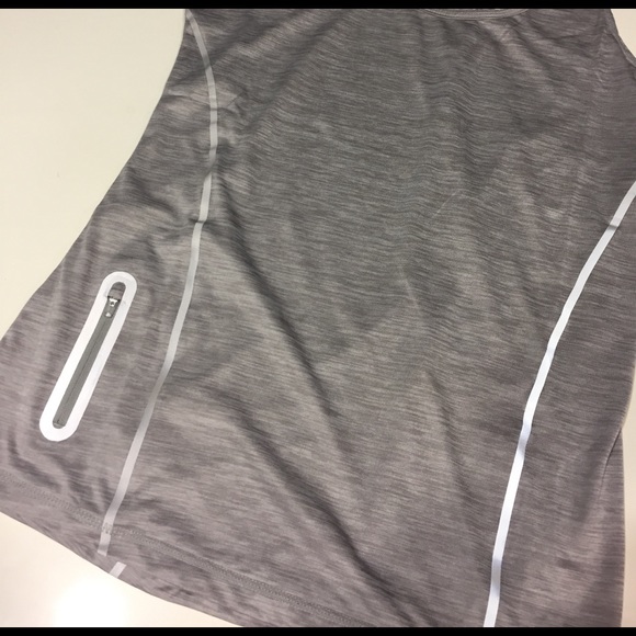 NWT Reebok workout tank - Picture 2 of 5
