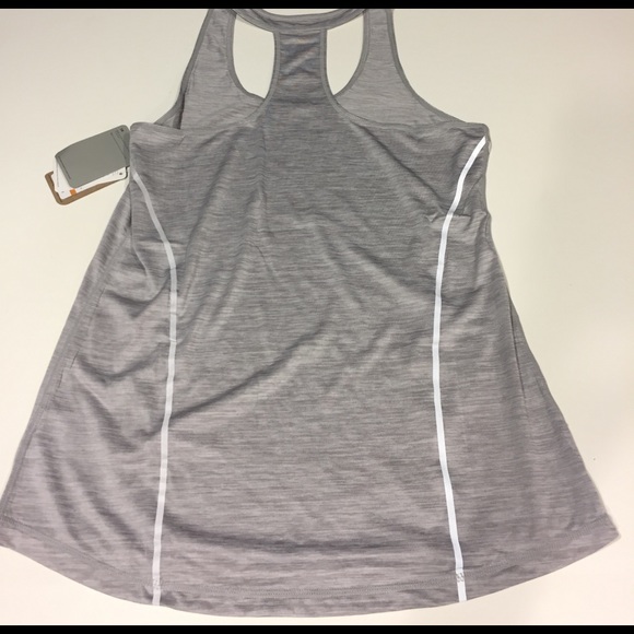 NWT Reebok workout tank - Picture 4 of 5