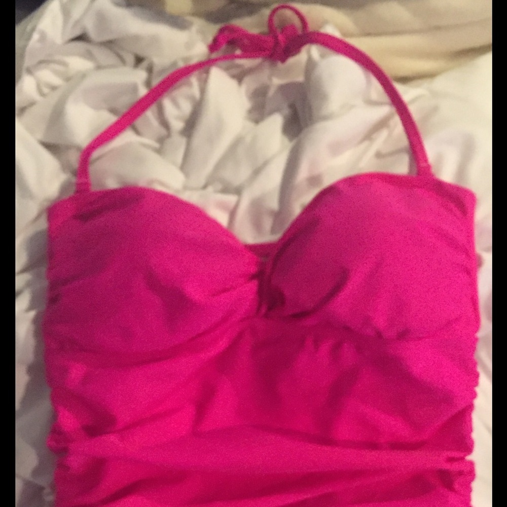 SOLD ❤️❤️❤️.      OLD NAVY One piece