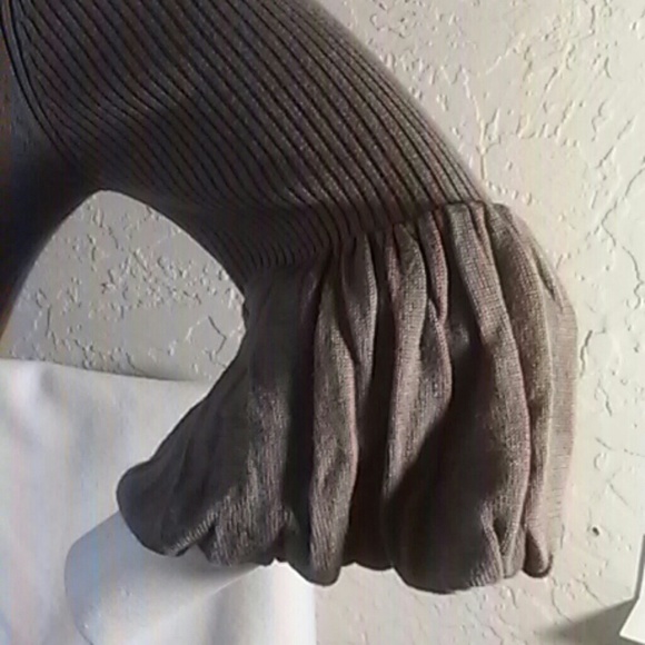 NWOT Arden B Turtleneck Keyhole front Sweater - Picture 3 of 4