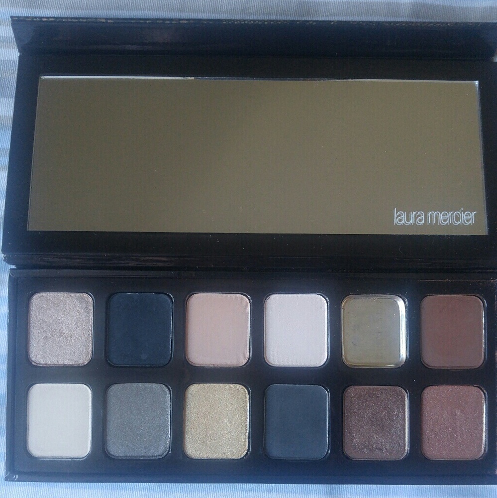 Laura Mercier Eye Art Caviar-Inspired palette