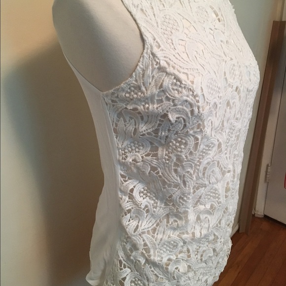 ❤️HP❤️Sleeveless petite beautiful lace top - Picture 6 of 8