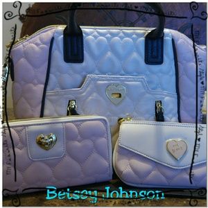 ????Betsey Johnson Set????